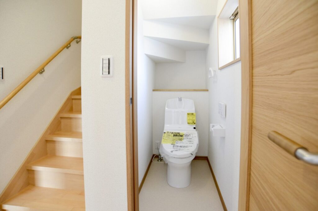トイレ掃除が簡単に 数分でできるライフハックを紹介
